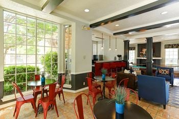 Clubhouse with free wi-fi